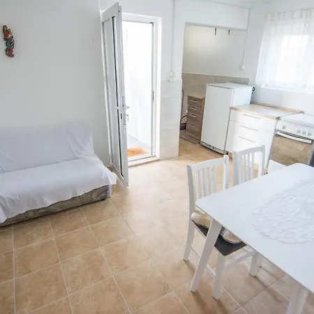 House Johan Tkon